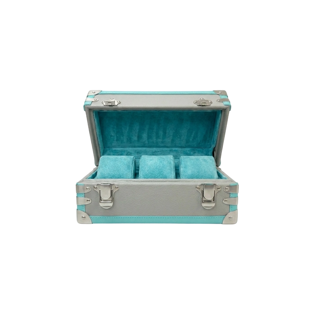 THREE WATCH TRUNK